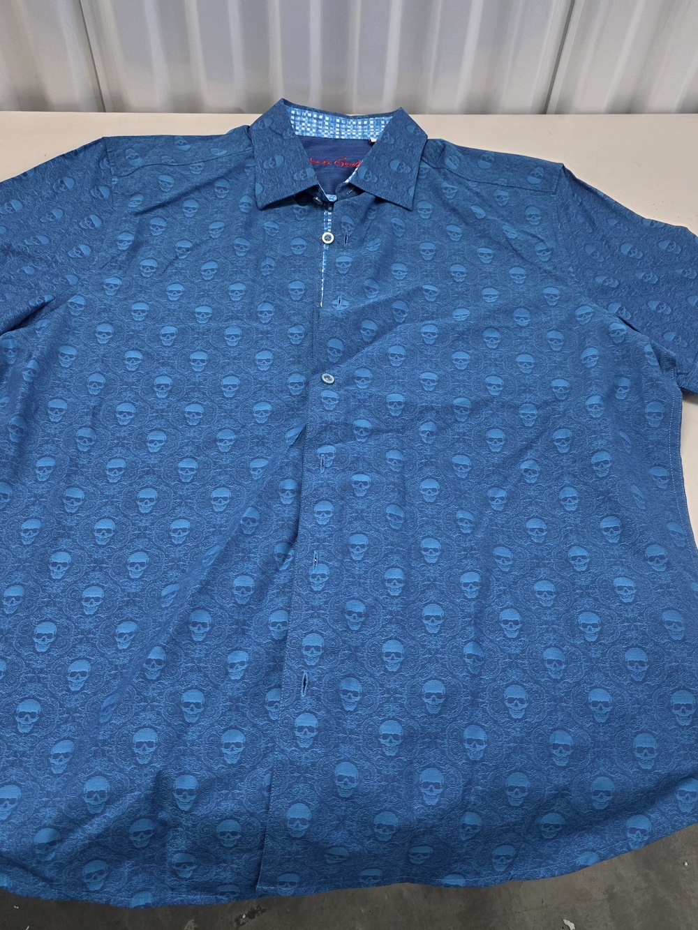 Robert Graham Shirt Mens XL Blue Skull All Over Print Classic Fit Button Up